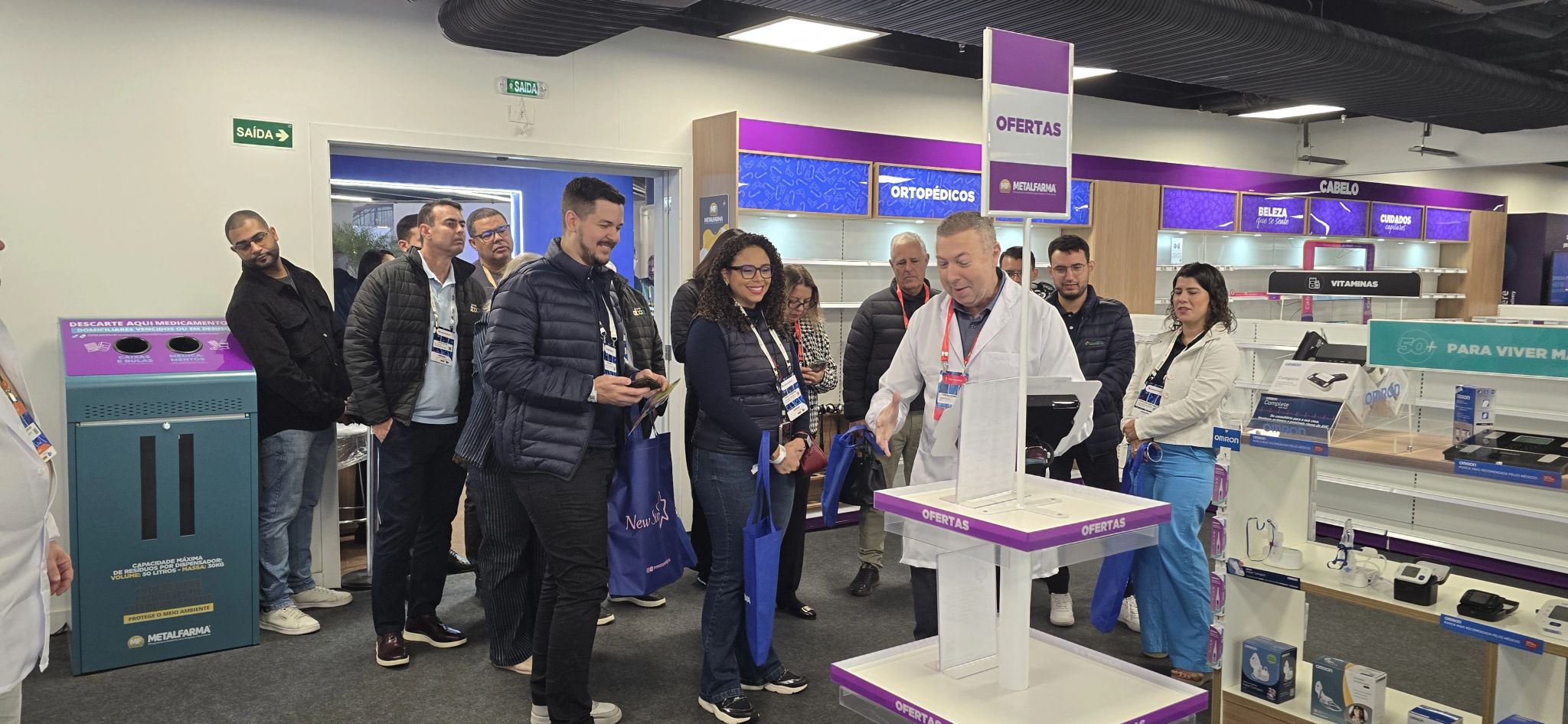 Curadoria de Prof. Dra Regiane Relva do Stand Farmatech da Abrafarma 